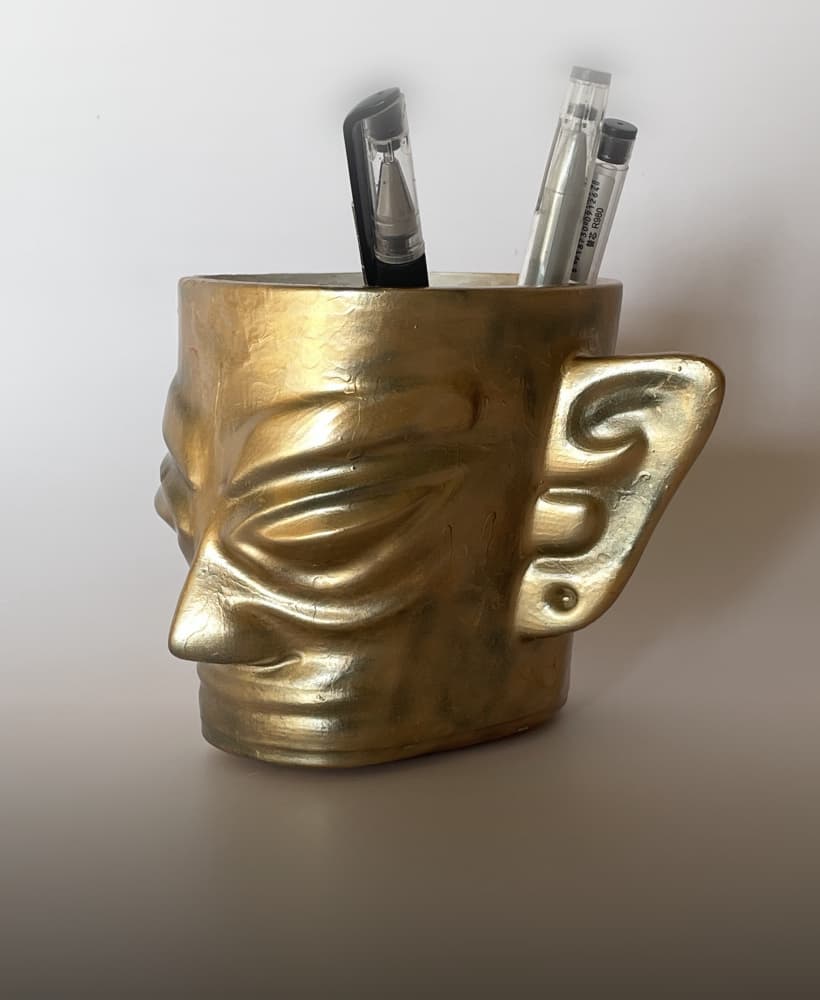 Alien face pen holder.3mf 3d model