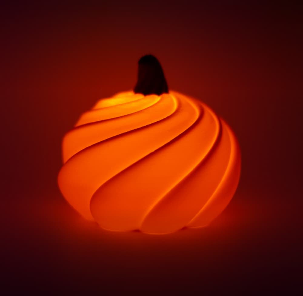 Twisted Pumpkin Tealight 3d model