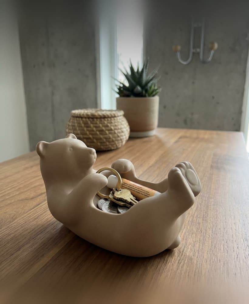 Minimalist Bear Valet Tray – Modern Entryway Key Holder & Catchall Dish 3d model