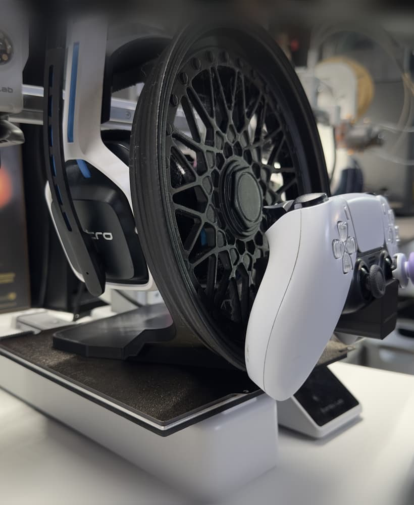 BBS Inspired Headset and Controller Stand - PS5 Charging Edition 3d model