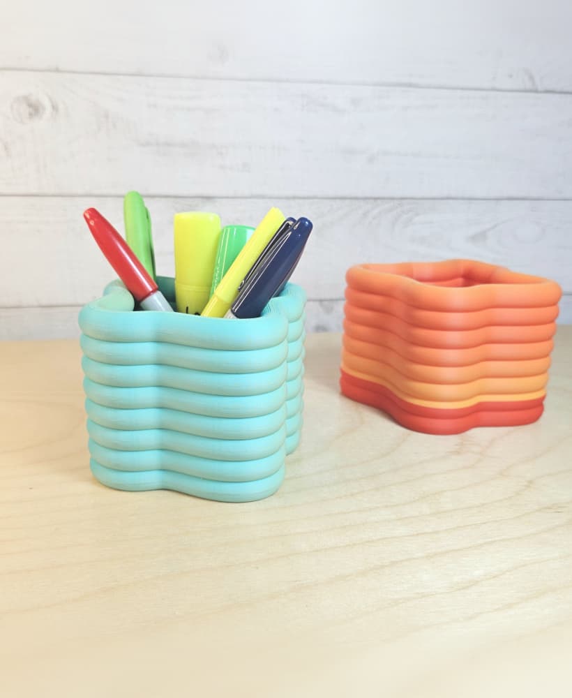 Squiggly Square Pen Holdrer 3d model