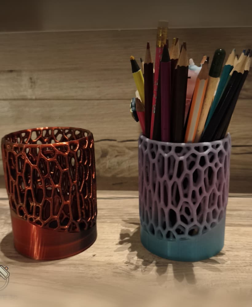 Voronoi Flow Pen Holder — Stylish 3D Printed Desk Organizer 3d model