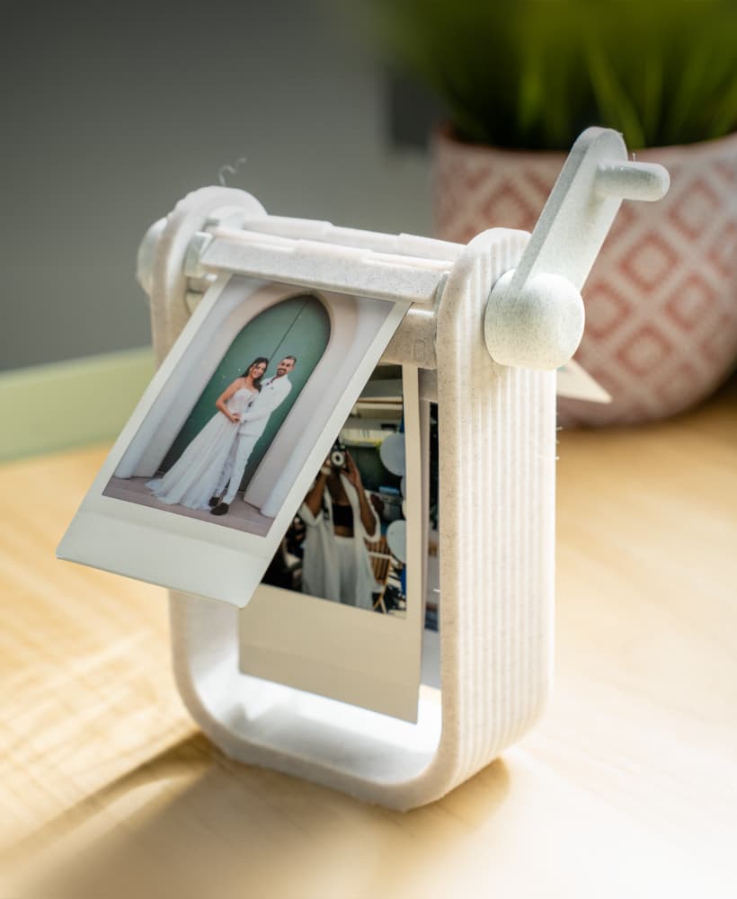 INSTAELA: Mechanical Rotary Photo Display - 10-Piece 3D Printable Instax Mini Carousel 3d model