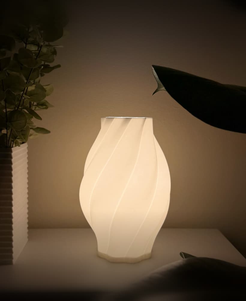 Small Table/Bedside Lamp - Swirlight 3d model