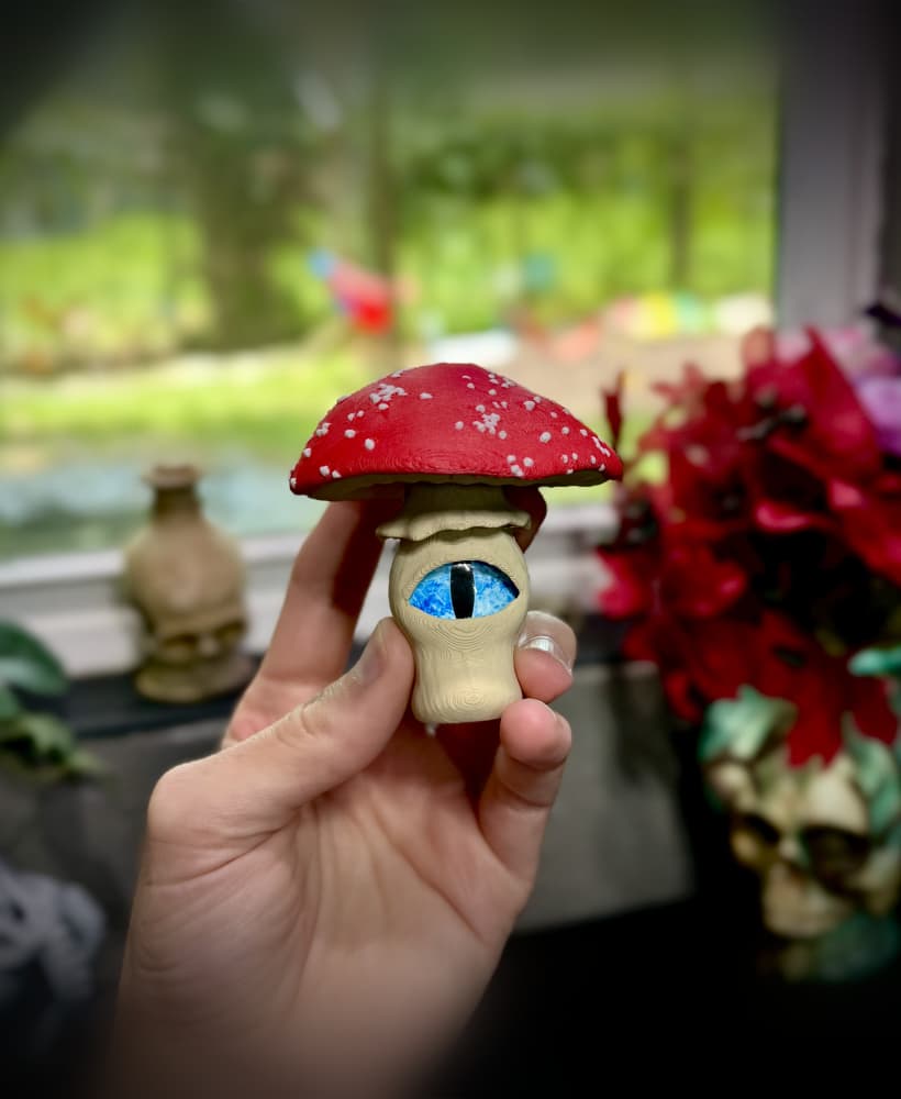 All seeing mushroom keychain 12mm eye.3mf 3d model