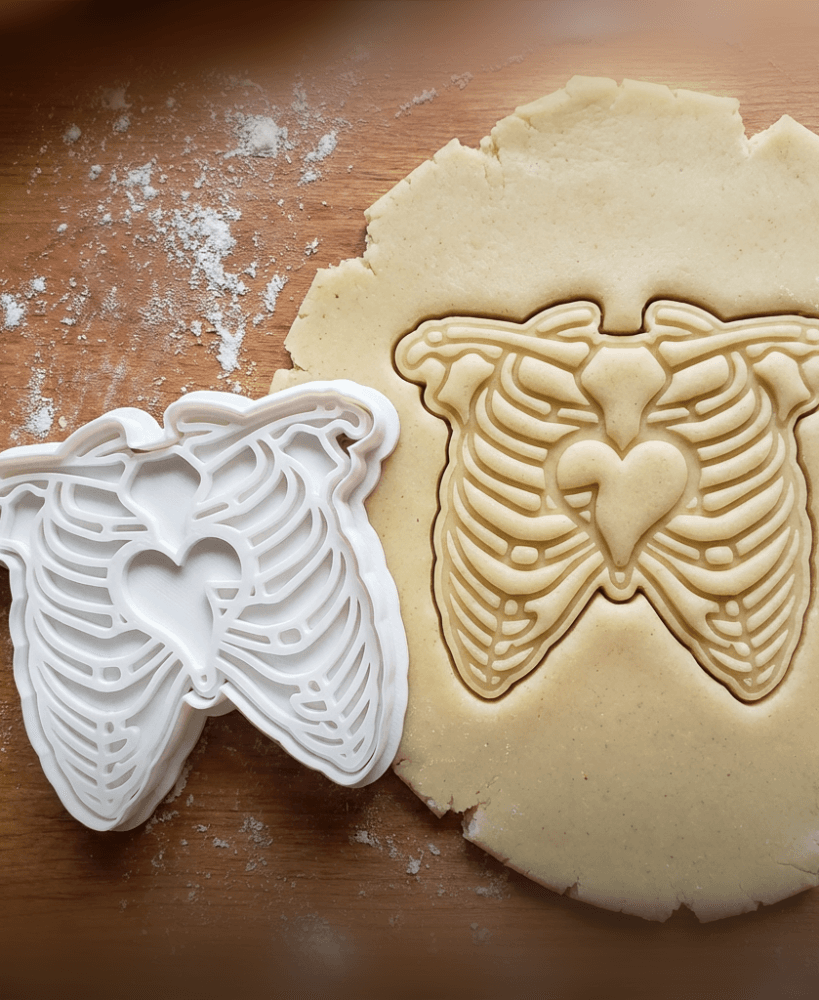 Ribcage With Heart Cookie Cutter And Stamp 3d model