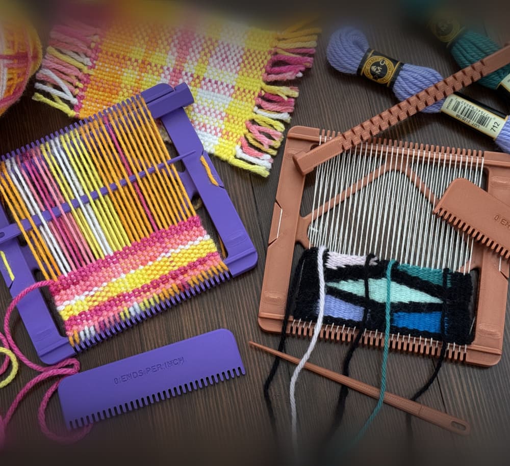 Pocket Loom Weaving Kit 4"x4" 8-dent 3d model