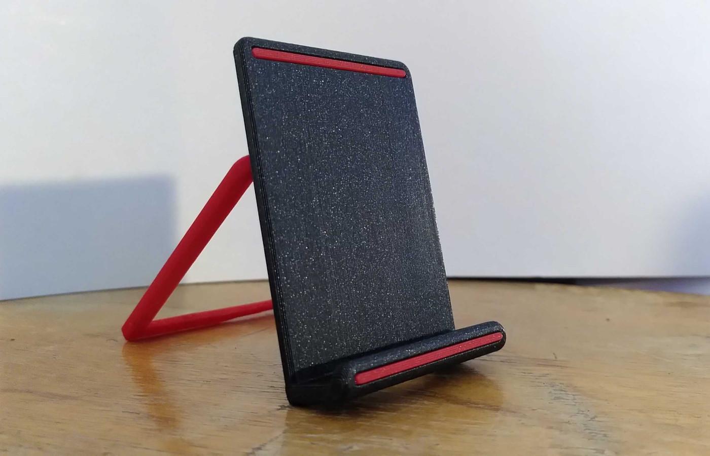 New adjustable phone stand model can now be printed :)