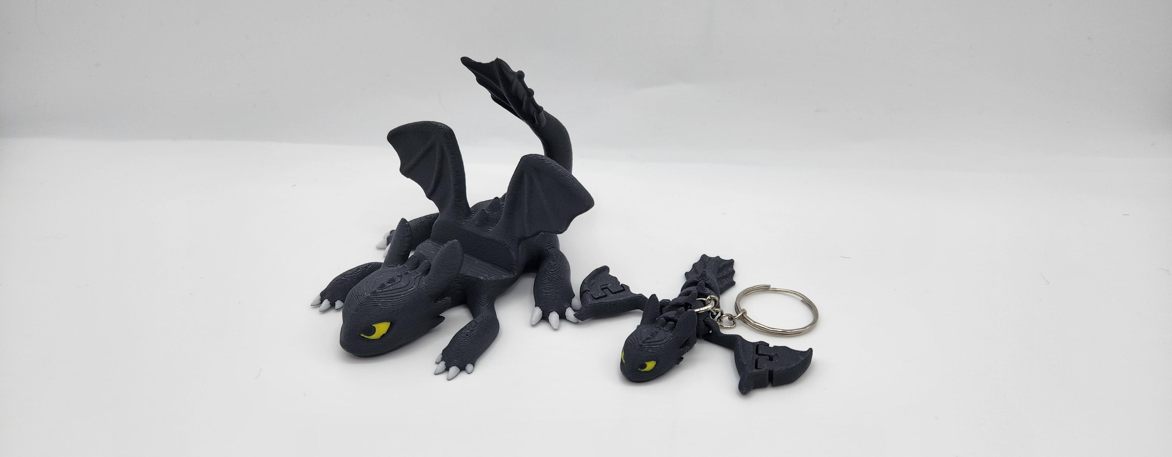 Toothless phone stand & Toothless keychain here now