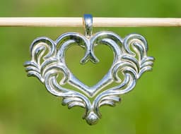 Swedish Dalarna Kurbits Heart Necklace Pendant Jewelry Gift 3d model