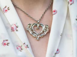 Swedish Dalarna Kurbits Heart Necklace Pendant Jewelry Gift 3d model