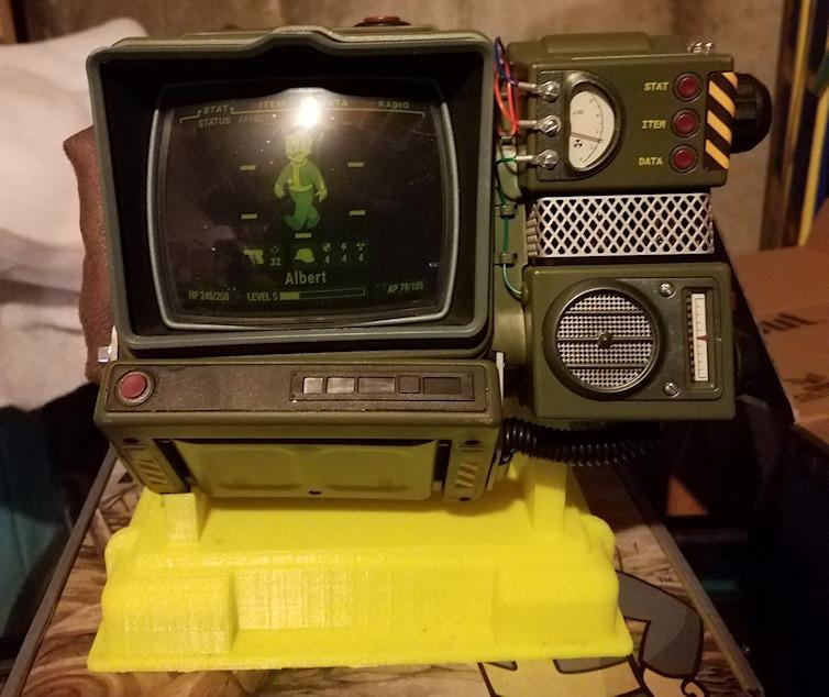 Fallout 76 Pip-Boy 2000 Display Stand 3d model