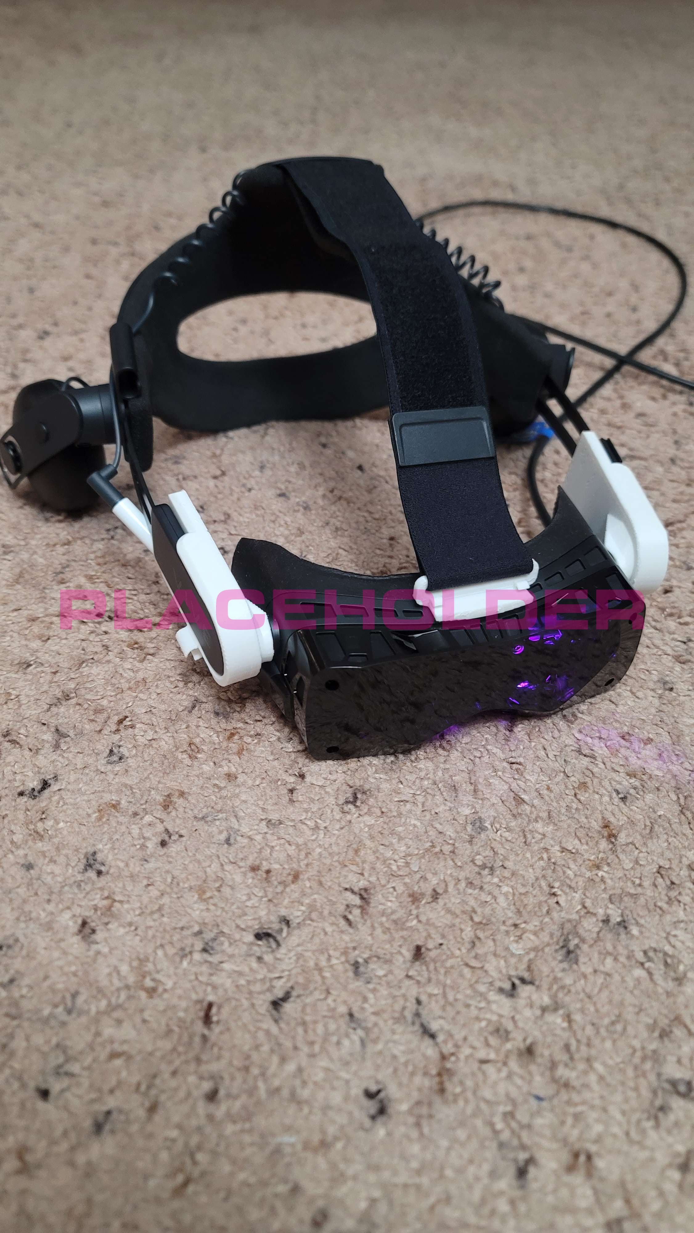 Field in View: A Week With Vive's Deluxe Audio Strap Field in View: A Week With Vive's Deluxe Audio Strap