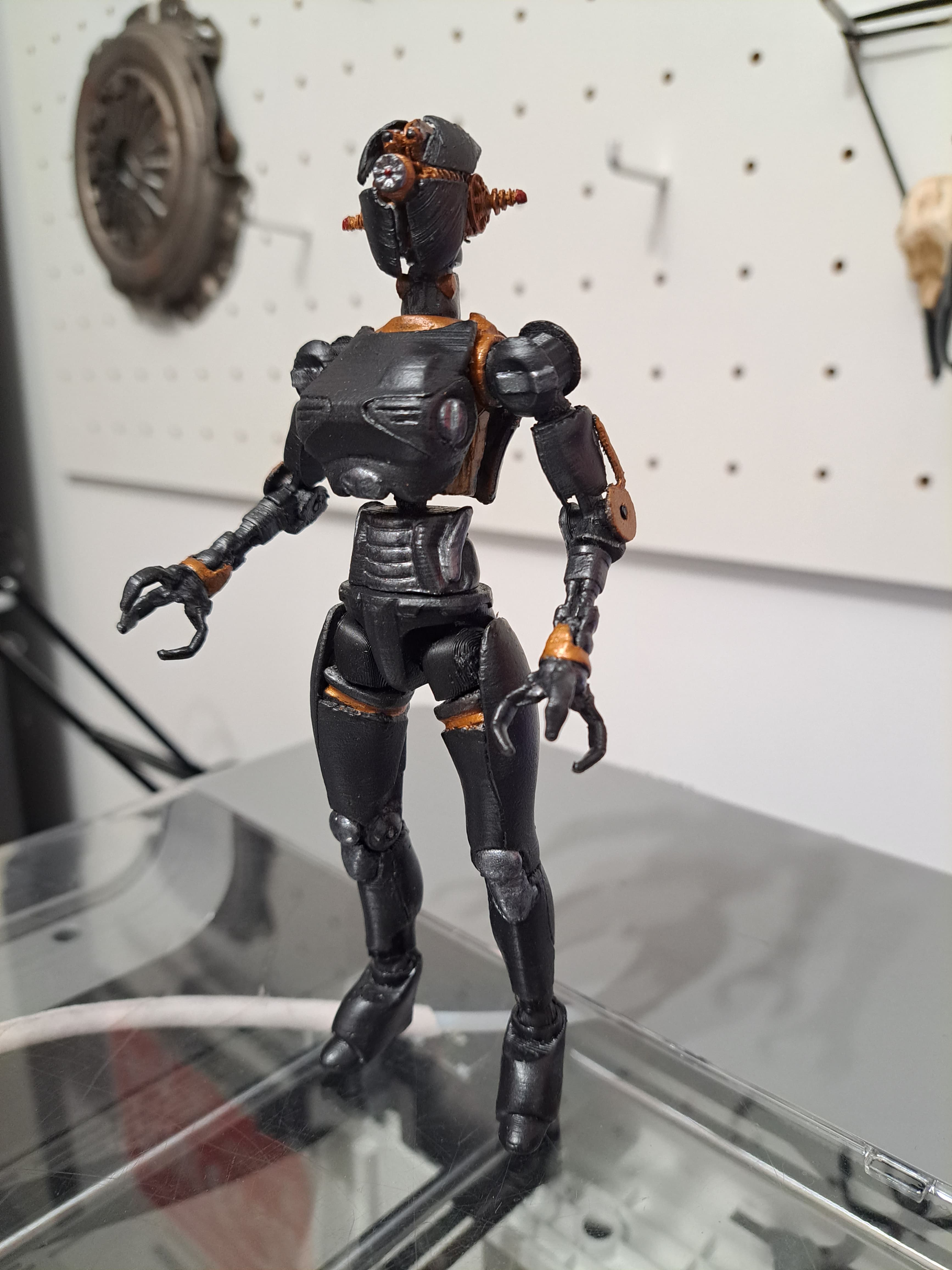 Assaultron Fallout Assaultron Poseable Figure - 3D model by Rafamacamp on Thangs