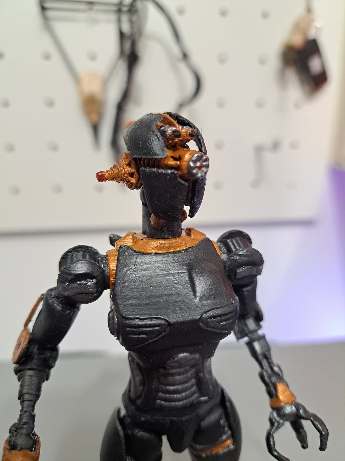Assaultron Fallout Assaultron Poseable Figure - 3D model by Rafamacamp on Thangs