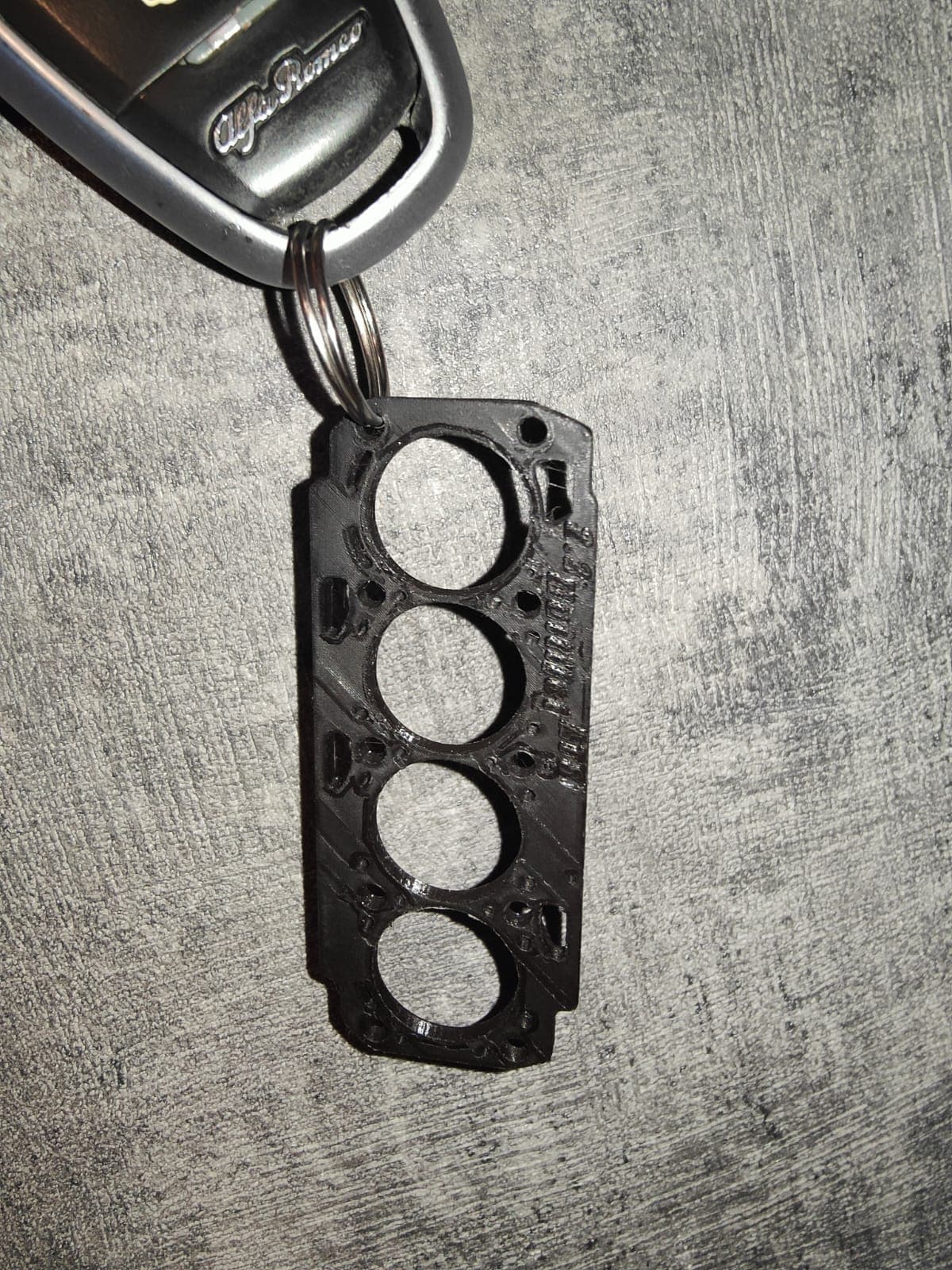 Keychain Engine Alfa Romeo 2.2 Diesel Head-Gasket Keychain ; Engine: 2.2 Multijet AT8 ...