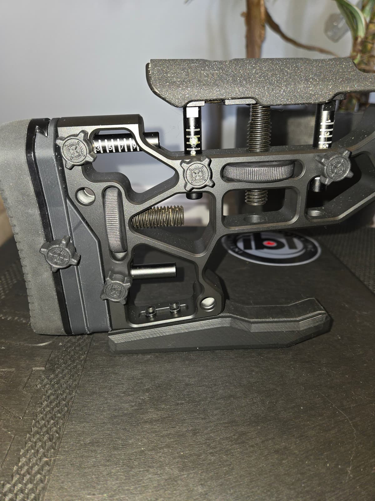 Lok Cuff Rider M-Lok Bag Rider - 3D model by PARALLAX_22lr on Thangs