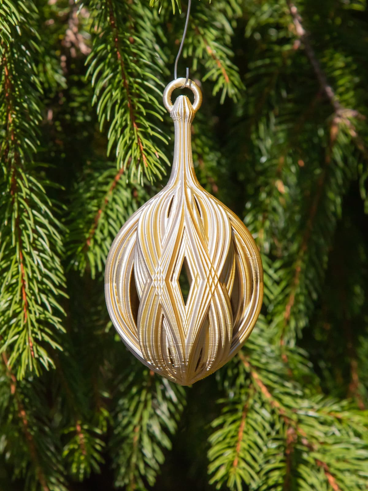 3d Swoop Pattern Diamond Swoop Christmas Bulb 2024 - 3D model by dazus k on Thangs