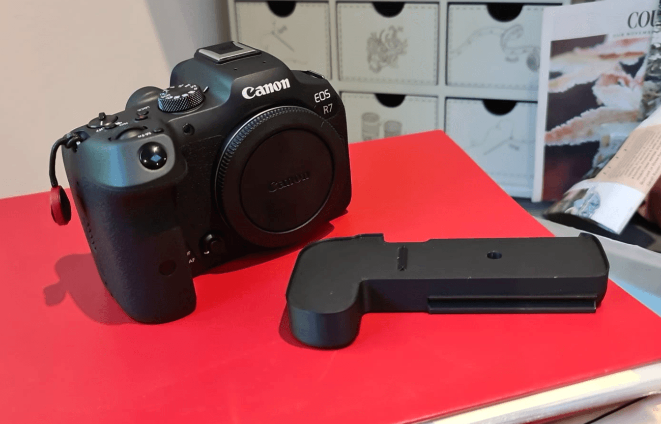 Canon R7 Custom Body Canon R7 Grip Arca-Body.stl - 3D model by stefanza on Thangs