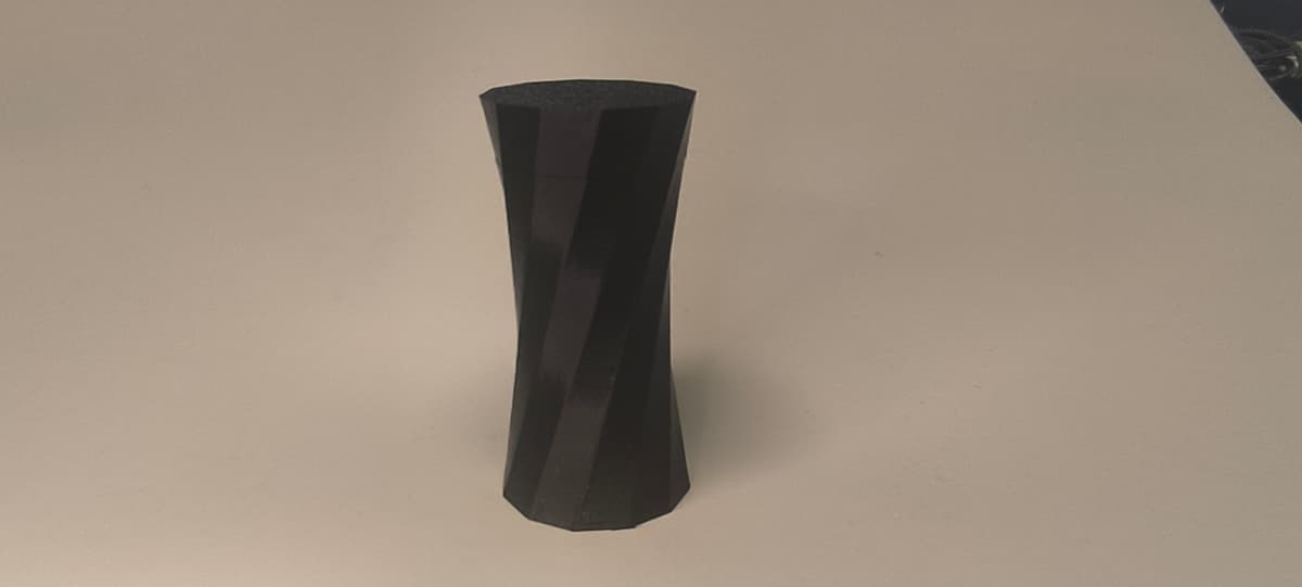 Salt Shaker Inmotion Salt Shaker - 3D model by luisdlr.3dprint on Thangs