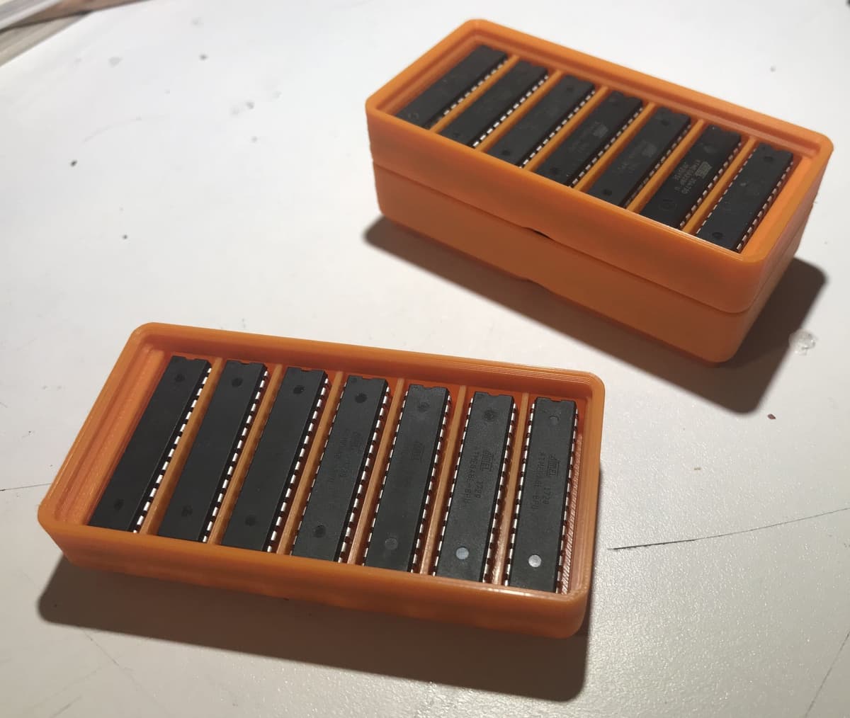 Microchip Tray Gridfinity 1x2 DIP28 Chip Trays - 3D model by nikolaipatricknp on Thangs