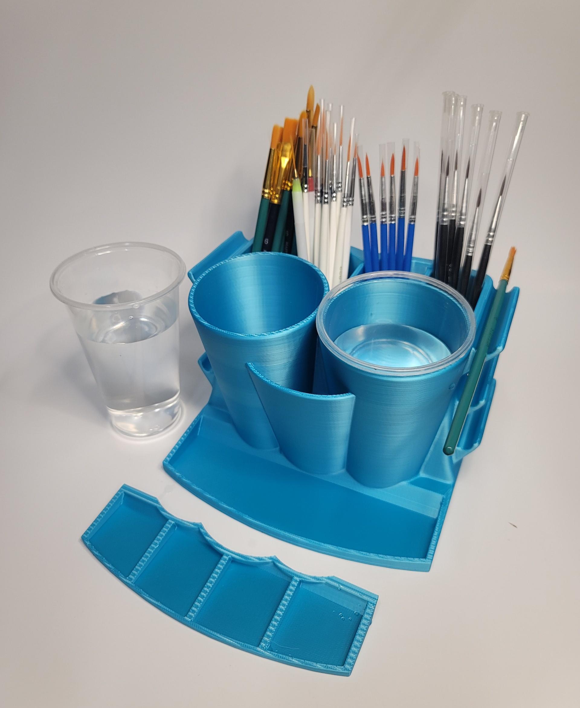 Paint station works with 2 disposable 9oz. water cup for eazy cleaning  3d model
