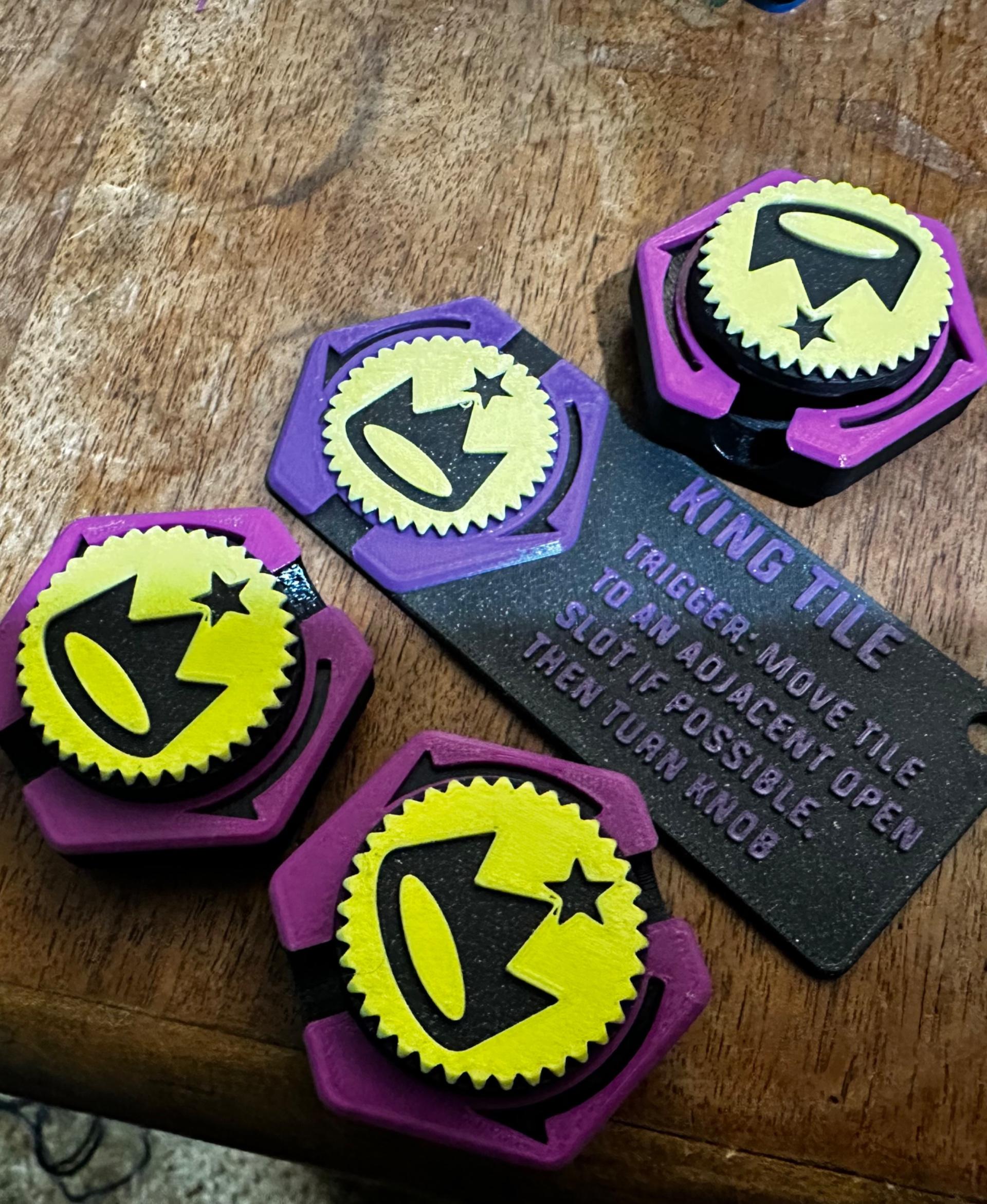 Hextraction King Tile - Liked the Purple/Black/Yellow scheme that someone else had shared and decided to do the same.  Printed in Hatchbox Black and Purple PETG, Flashforge Matte Galaxy Black PLA and Creality Yellow PLA. - 3d model