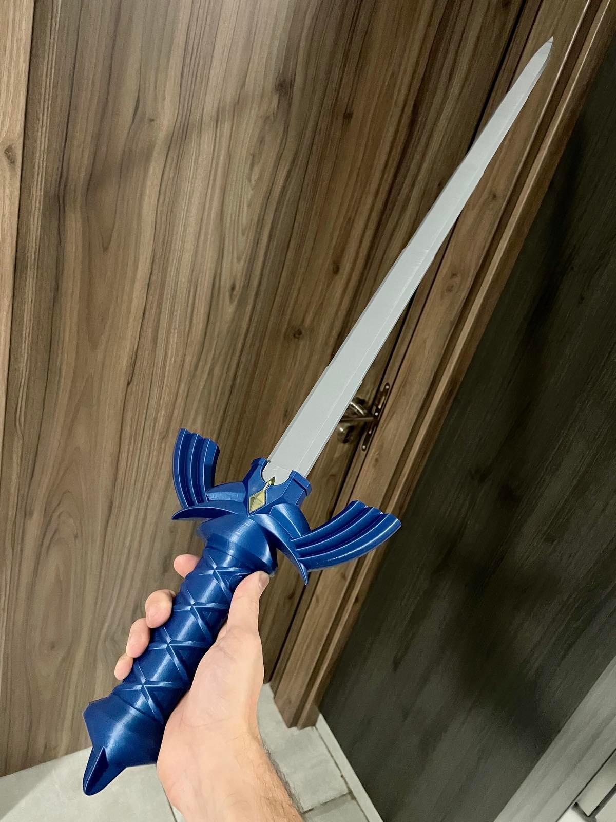Collapsing Master Sword with Replaceable Blade - Great Design!
I will add this to my page for #Filament February
www.instagram.com/3delusions/ - 3d model